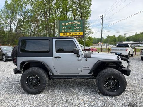 Used 2015 Jeep Wrangler Sport w/ Connectivity Group AWD/4WD image 1