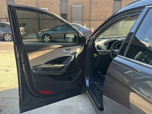 Used 2018 Hyundai Santa Fe Sport FWD image 16