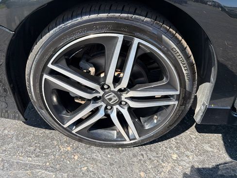 Used 2017 Honda Accord Sport image 32