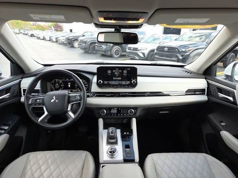 Used 2023 Mitsubishi Outlander SEL AWD/4WD image 22