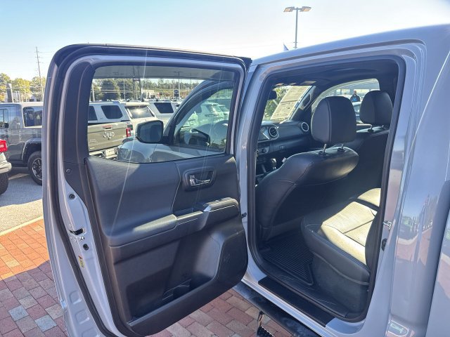 Used 2019 Toyota Tacoma TRD Off-Road AWD/4WD image 27
