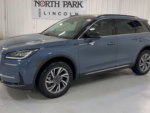 New 2026 Lincoln Corsair Premiere image 6