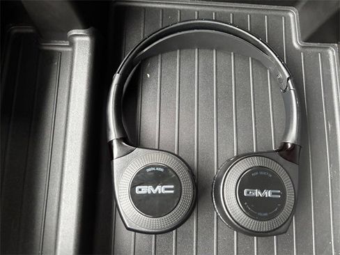 Used 2021 GMC Yukon AT4 w/ AT4 Premium Plus Package image 28