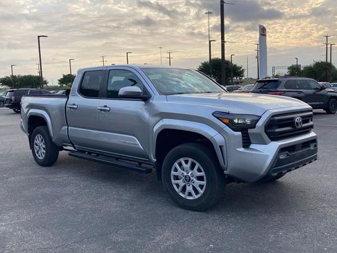 Used 2024 Toyota Tacoma SR5 image 3