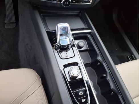 New 2026 Volvo XC60 B5 Plus w/ Protection Package Premier image 20