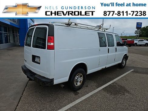 Used 2017 Chevrolet Express 3500 Extended image 6