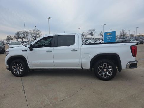 Used 2022 GMC Sierra 1500 SLT w/ SLT Convenience Package image 8