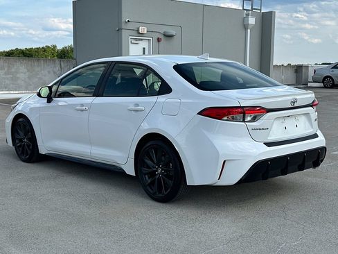 Used 2024 Toyota Corolla SE FWD image 3