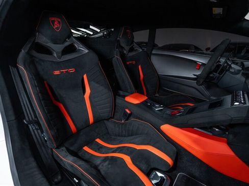 Used 2022 Lamborghini Huracan STO RWD image 28