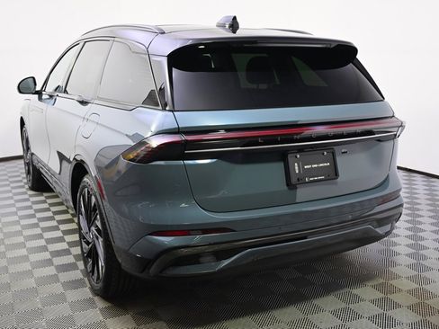 New 2026 Lincoln Nautilus Reserve image 4