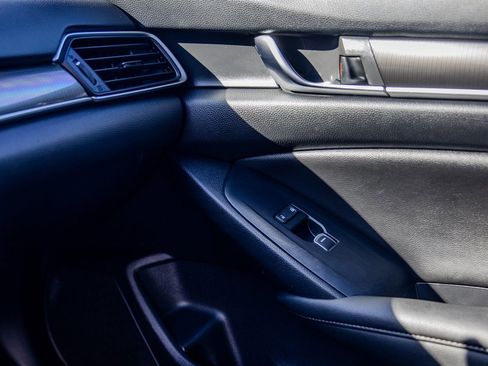 Used 2019 Honda Accord Sport image 22