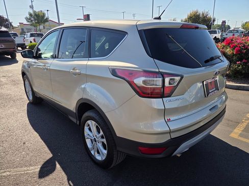 Used 2017 Ford Escape SE AWD/4WD image 5