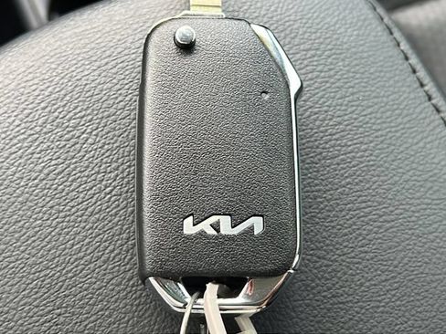 Used 2023 Kia Soul LX w/ LX Technology Package FWD image 27