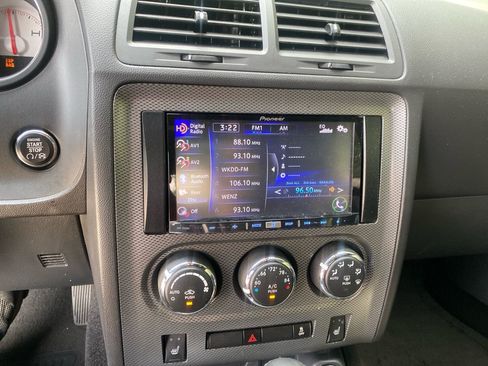 Used 2011 Dodge Challenger R/T RWD image 13