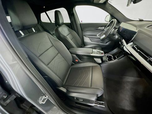 Used 2025 BMW X2 xDrive28i image 32