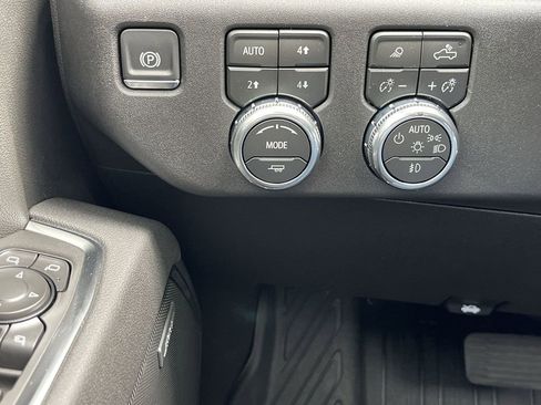 New 2026 GMC Sierra 3500 SLT w/ SLT Premium Package AWD/4WD image 18