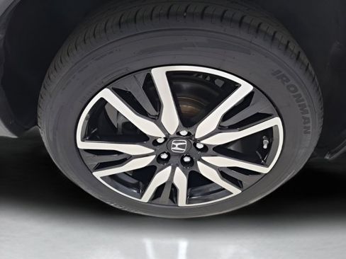Used 2019 Honda Pilot Touring image 17