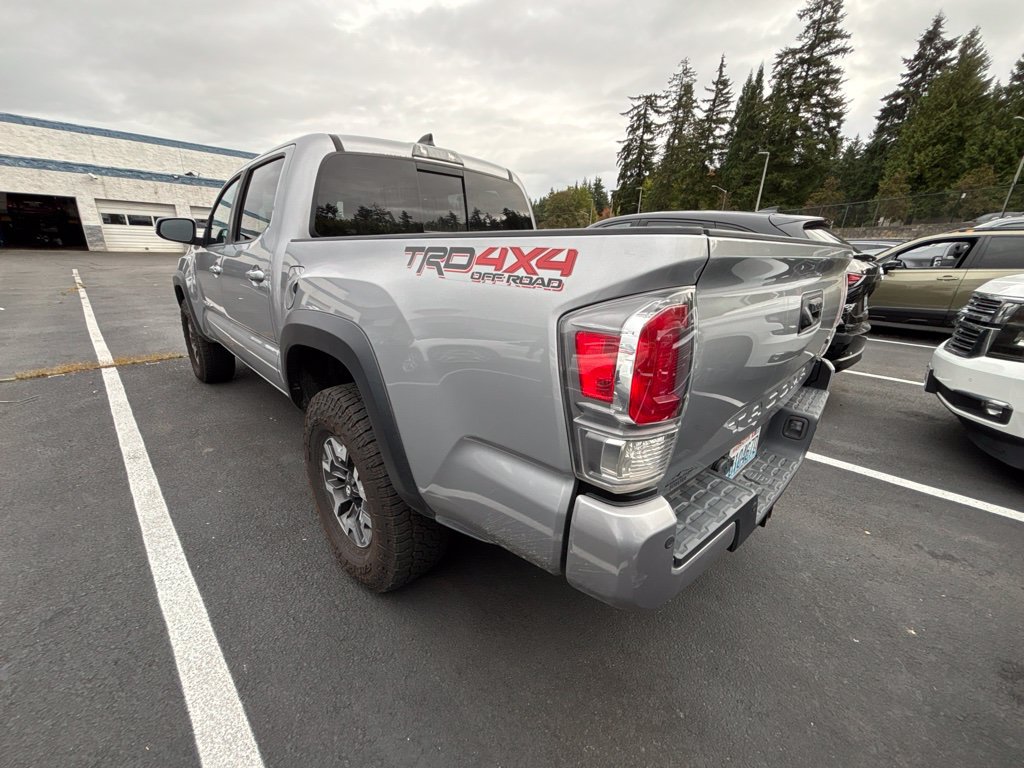 Used 2021 Toyota Tacoma TRD Off-Road w/ Technology Package AWD/4WD image 2
