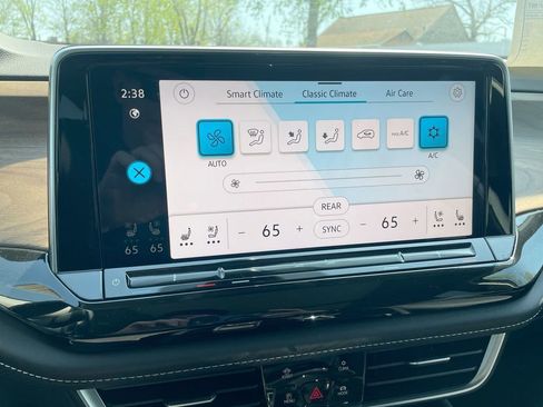 New 2025 Volkswagen Atlas SE image 43