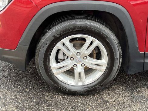 Used 2023 GMC Terrain SLE image 25