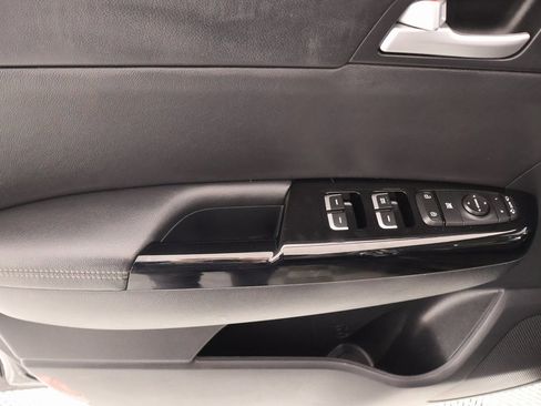 Used 2022 Kia Sportage EX image 15