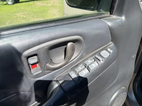 Used 1999 Chevrolet Blazer LT AWD/4WD image 9