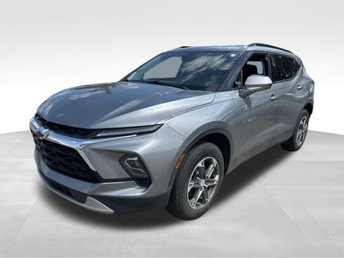 Used 2024 Chevrolet Blazer LT w/ Convenience Package FWD image 4