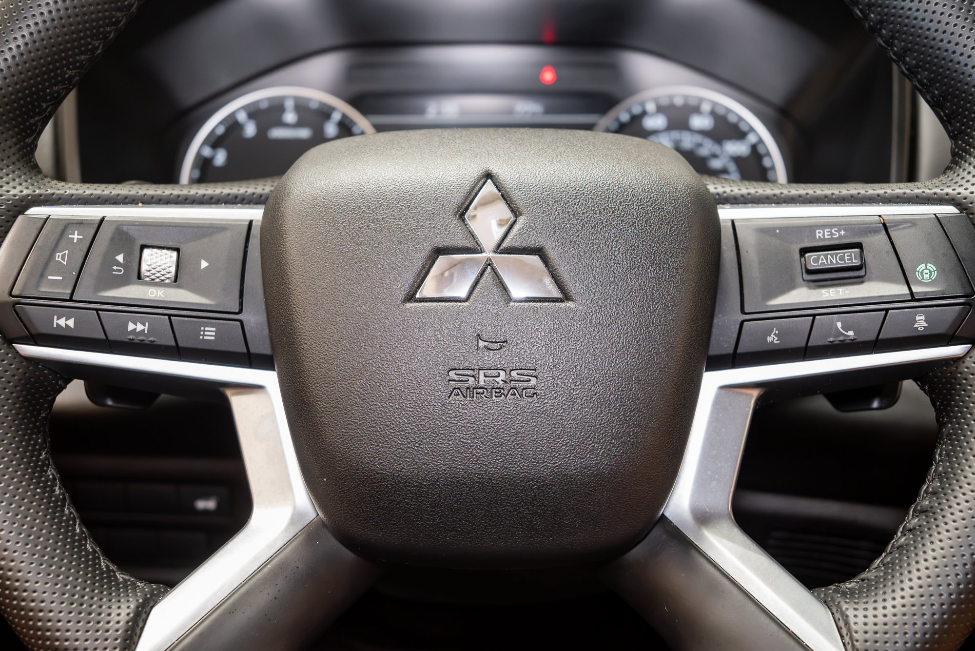 Used 2025 Mitsubishi Outlander SE AWD/4WD image 12