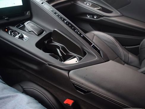 Used 2025 Chevrolet Corvette Z06 RWD image 12