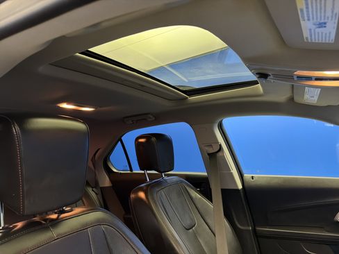 Used 2017 Chevrolet Equinox Premier w/ Enhanced Convenience Package image 22