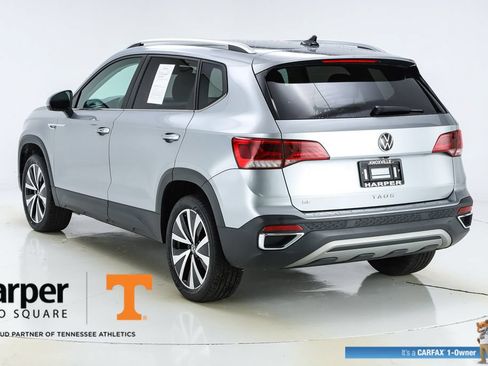 Used 2024 Volkswagen Taos SE FWD image 7