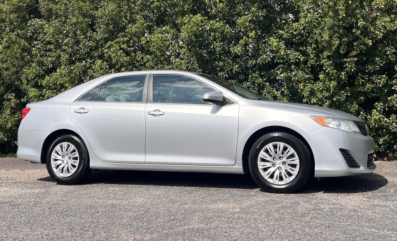 Used 2014 Toyota Camry FWD image 10