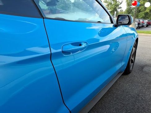 Used 2017 Ford Mustang Coupe RWD image 9