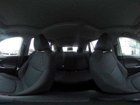 Used 2025 Toyota RAV4 XLE image 42