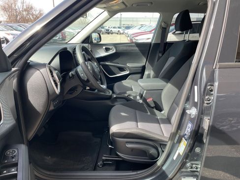 Used 2025 Kia Soul LX w/ LX Technology Package image 24
