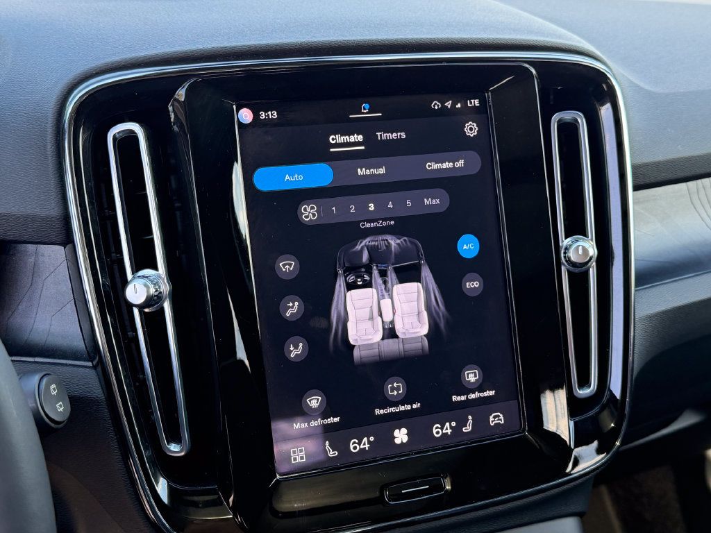 Certified 2023 Volvo XC40 Recharge Plus AWD/4WD image 33