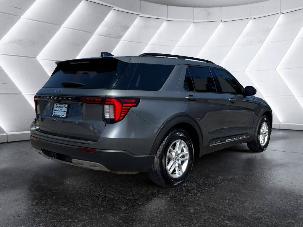 Used 2025 Ford Explorer Active w/ Active Comfort Package RWD image 7