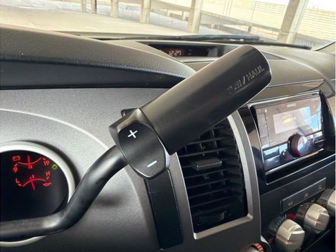 Used 2011 Toyota Tundra 4x4 Double Cab w/ SR5 Pkg image 22