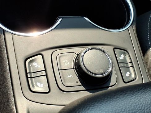 Used 2023 GMC Terrain SLT w/ Elevation Edition AWD/4WD image 17