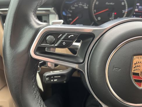 Used 2020 Porsche Macan Turbo image 28