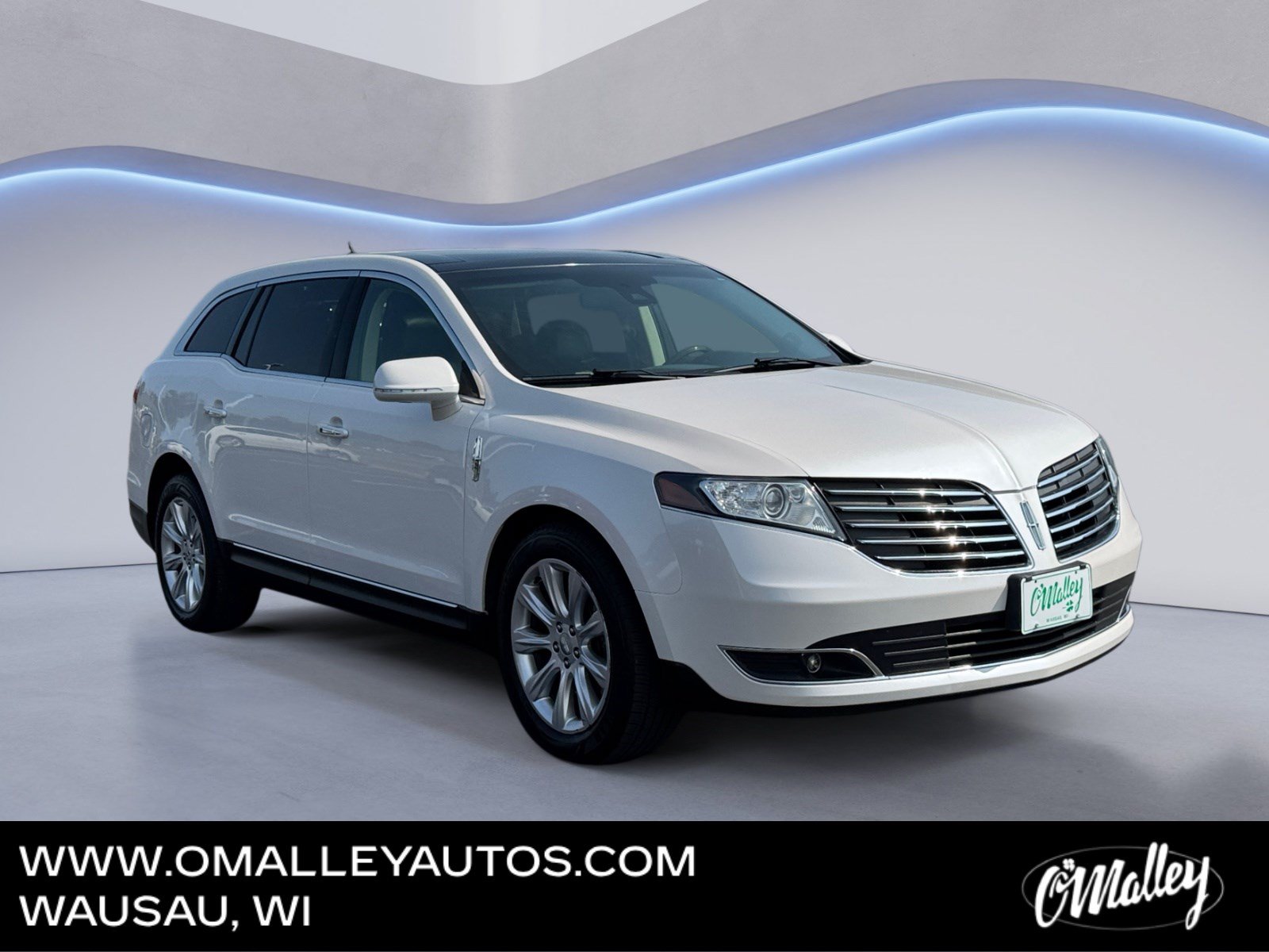 Used 2019 Lincoln MKT AWD image 7