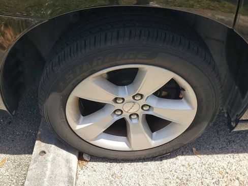 Used 2011 Dodge Charger SE image 9