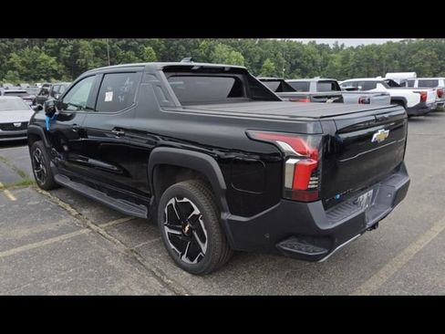 Used 2026 Chevrolet Silverado EV LT AWD/4WD image 6