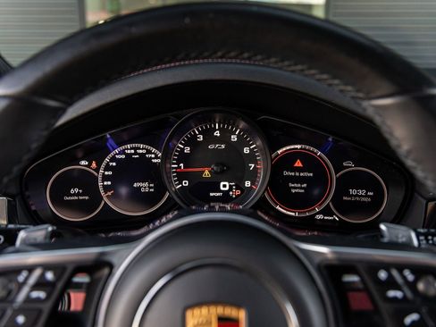 Used 2022 Porsche Cayenne GTS image 28