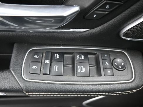 Used 2022 RAM 1500 Laramie AWD/4WD image 15