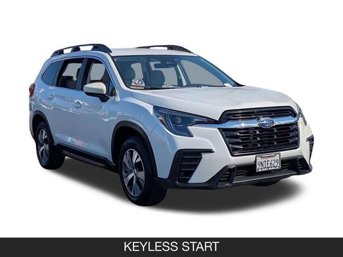 Used 2025 Subaru Ascent Premium AWD/4WD image 2