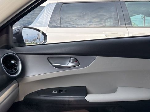 Certified 2023 Kia Forte LXS w/ LXS Technology Package image 4