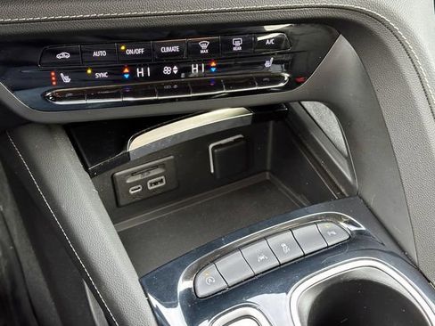 Used 2021 Buick Envision Essence w/ Technology Package I FWD image 26