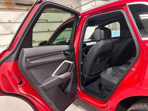 Used 2021 Audi Q3 2.0T Premium w/ Convenience Package AWD/4WD image 13