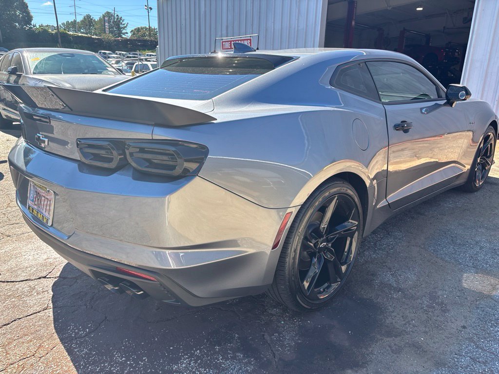 Used 2022 Chevrolet Camaro LT w/ Technology Package RWD image 5